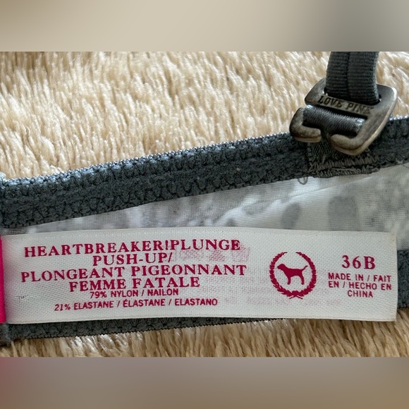 PINK Victoria’s Secret Heartbreaker Plunge Push-up Bra 36B Animal Print - Picture 3 of 3